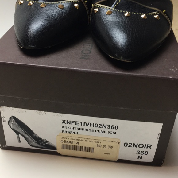 Louis Vuitton Pointed Toe Pumps - Picture 8 of 8